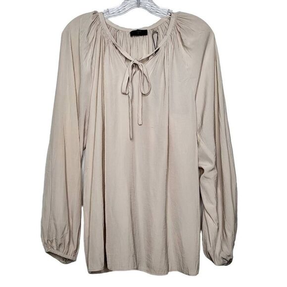 Tahari Balloon Sleeves Front Keyhole Pleated Back Blouse Size Medium - Picture 1 of 10